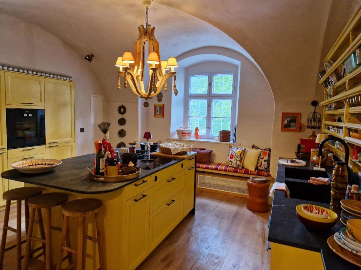 Wohnen Im Wasserschloss Sandizell Schrobenhausen Bagian luar foto