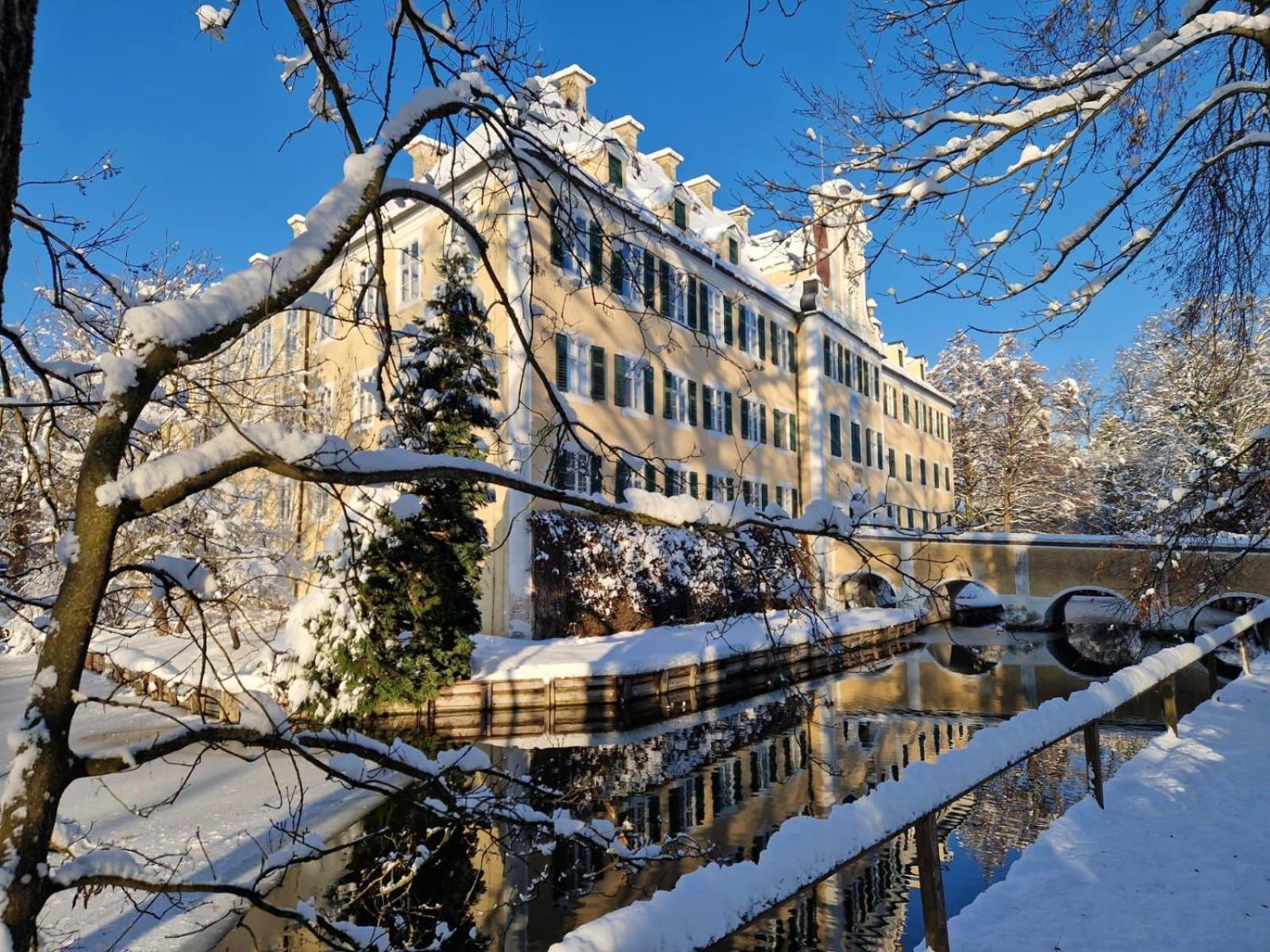Wohnen Im Wasserschloss Sandizell Schrobenhausen Bagian luar foto