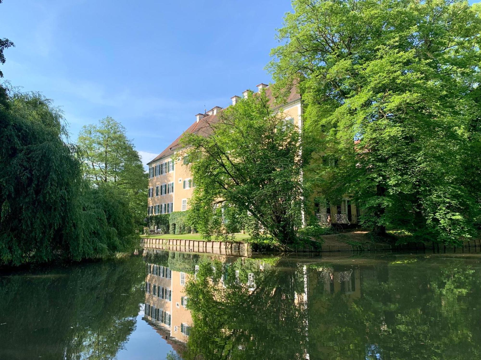 Wohnen Im Wasserschloss Sandizell Schrobenhausen Bagian luar foto