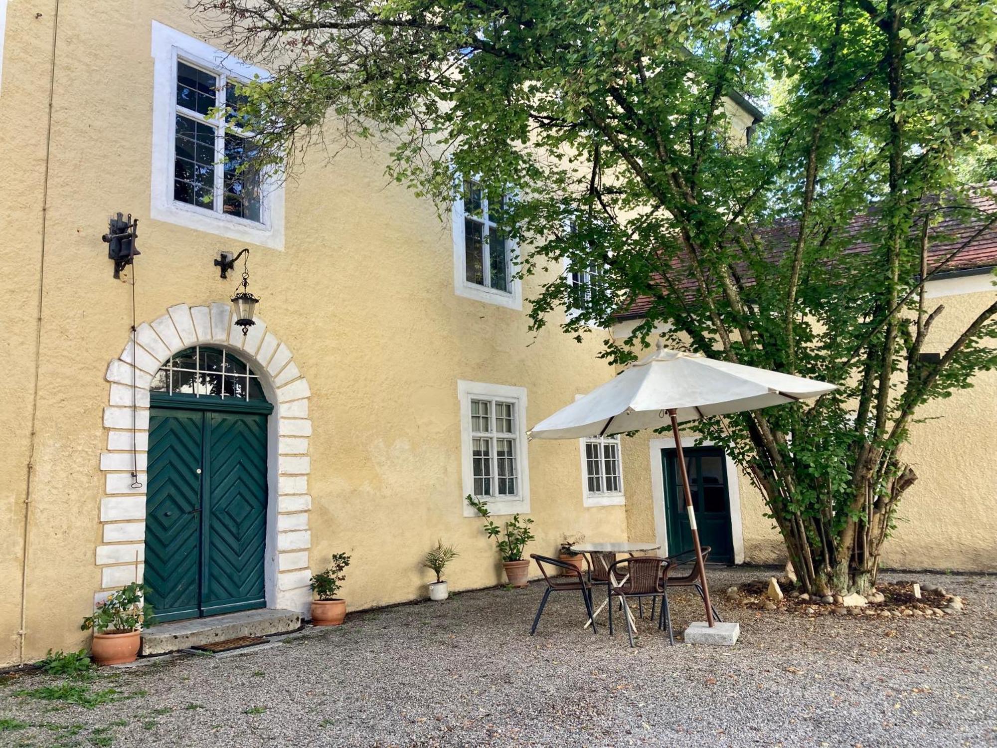 Wohnen Im Wasserschloss Sandizell Schrobenhausen Bagian luar foto