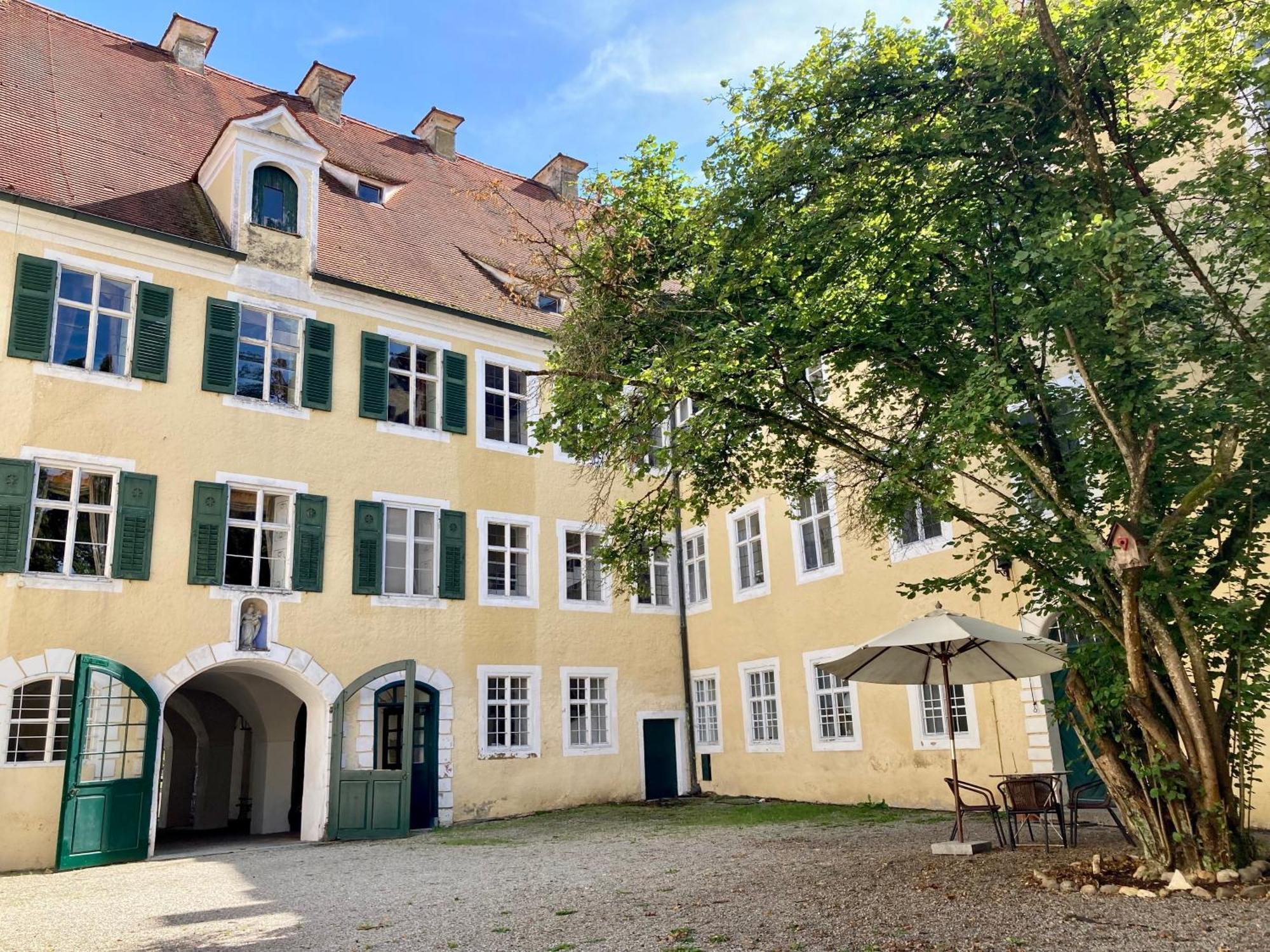 Wohnen Im Wasserschloss Sandizell Schrobenhausen Bagian luar foto